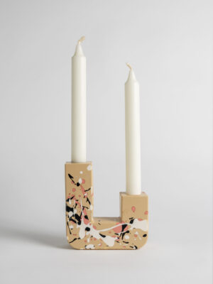 U candle holder
