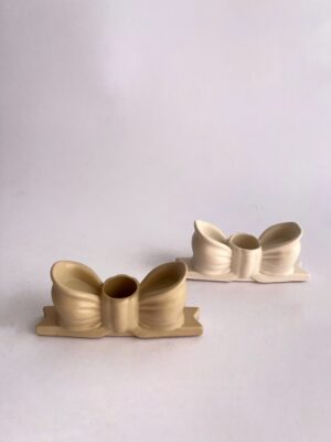 BOW candle holder