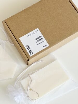 SIGNATURE WARDROBE FRESHENERS